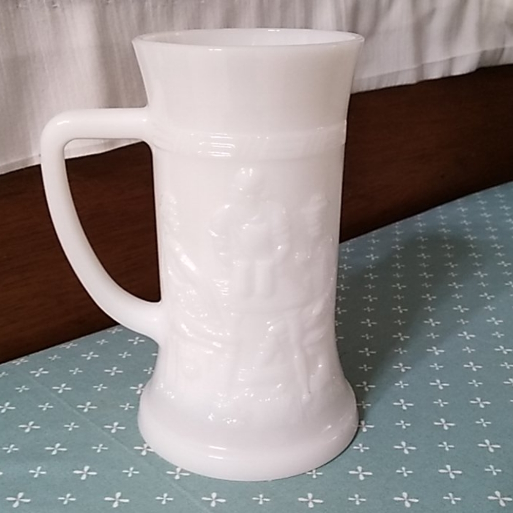 Federal milk glass mug/stein